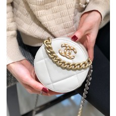 샤* 체인 달린 CHANEL 19 클러치